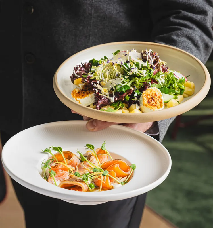 Speisenservice im Restaurant des Designhotels Grand Elisabeth